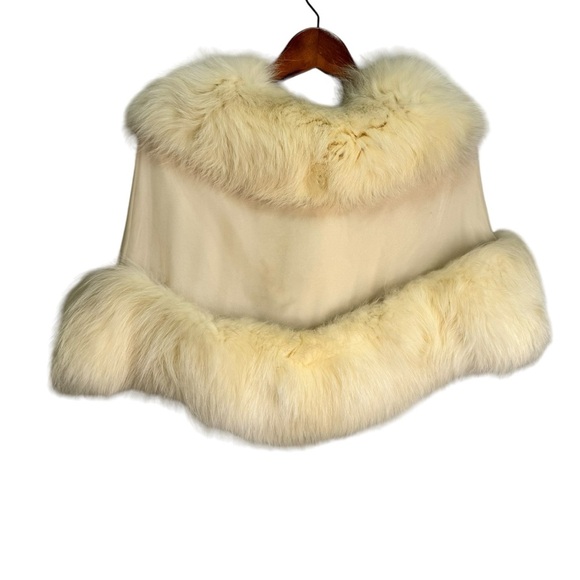 Edwards Lowell Beverly Hills Cream White Fox Fur Stole Wrap Poncho - Picture 2 of 13